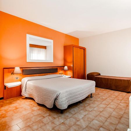 Rhi Porta Bologna Hotel Pieve di Cento Kültér fotó