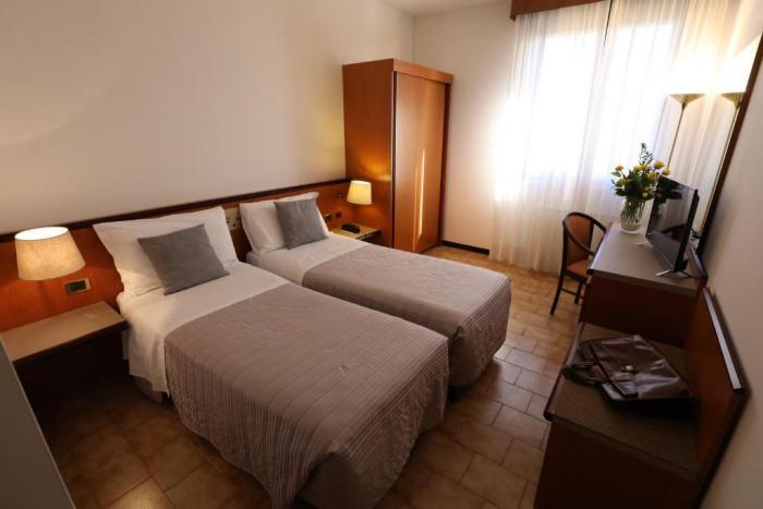 Rhi Porta Bologna Hotel Pieve di Cento Szoba fotó